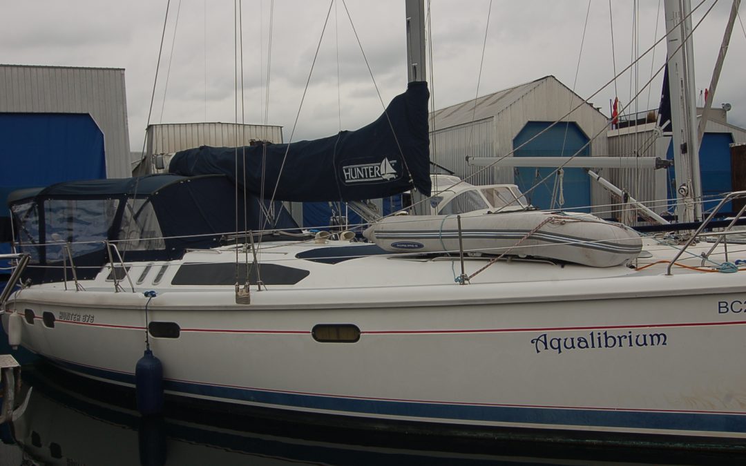 ’98 Hunter 376 – SOLD