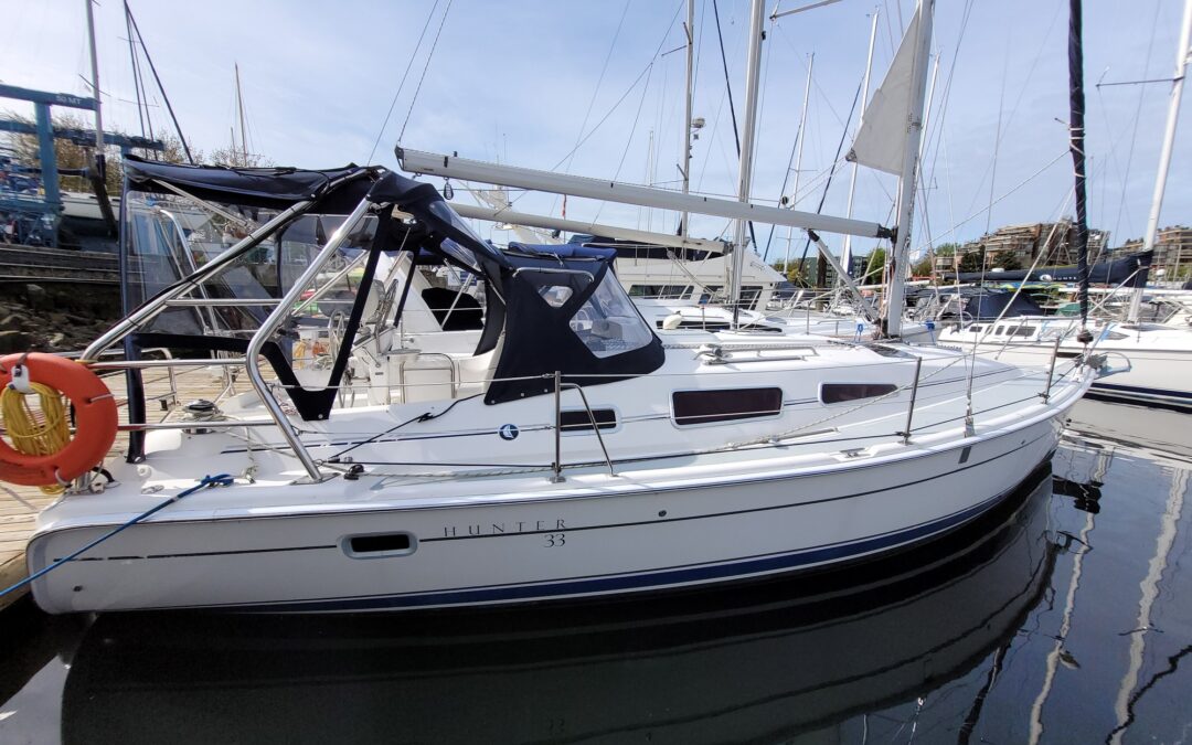 2004 Hunter 33 – SOLD