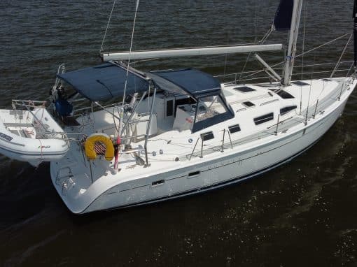 2005 Hunter 41 Aft Cockpit